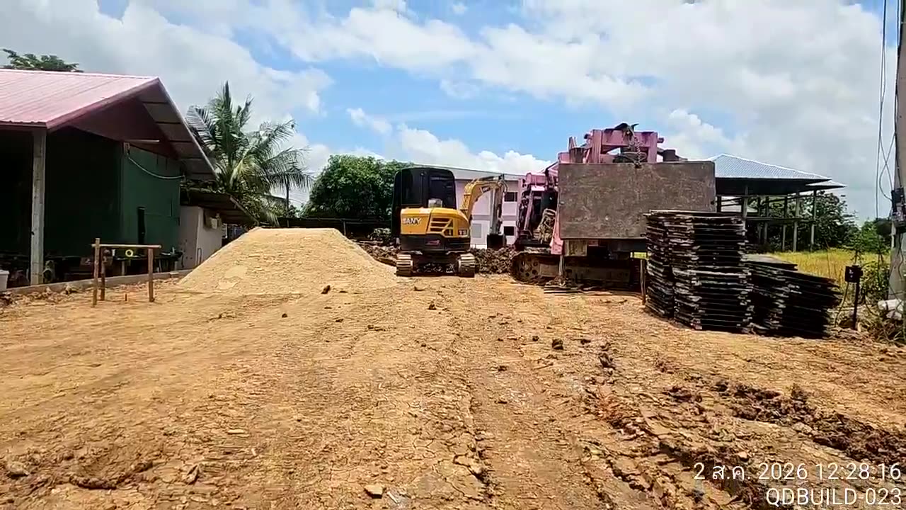 ขุดหลุมฐานราก โครงการสร้างบ้านบนที่ดินลูกค้า อำเภอสันทราย จังหวัดเชียงใหม่