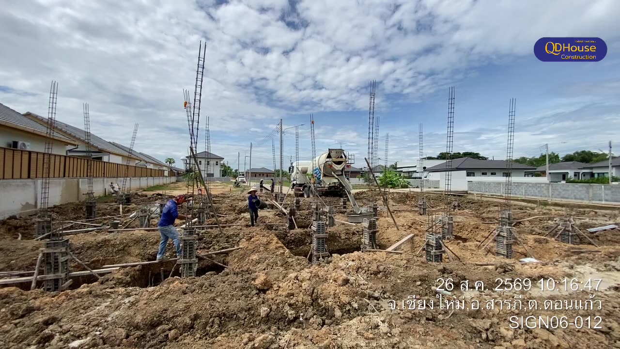 งานเทคอนกรีตเสาตอม่อ บ้านซายน์ เนเจอร์ โครงการ 6